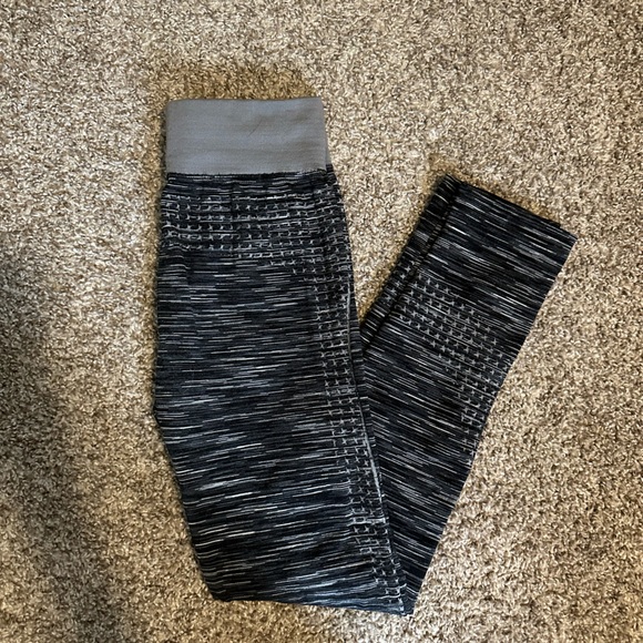 Matching Work Out Set | 2-piece workout set - Picture 9 of 10